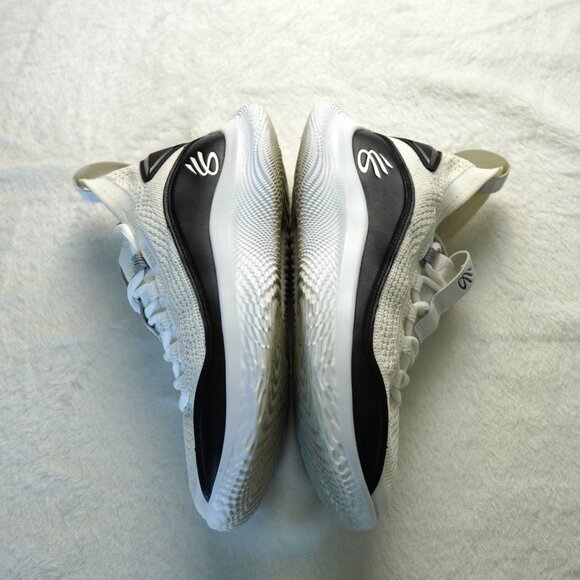 Under Armour Curry Flow 8 Basketball Sneakers Size 6Y White Black - Picture 7 of 10